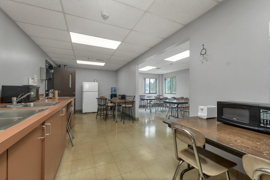 More Photos Of 200 Tilton Rd, Northfield Distribution For Lease