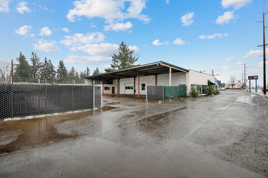 593 SE 1st Ave, Canby, OR 97013 Retail For Lease