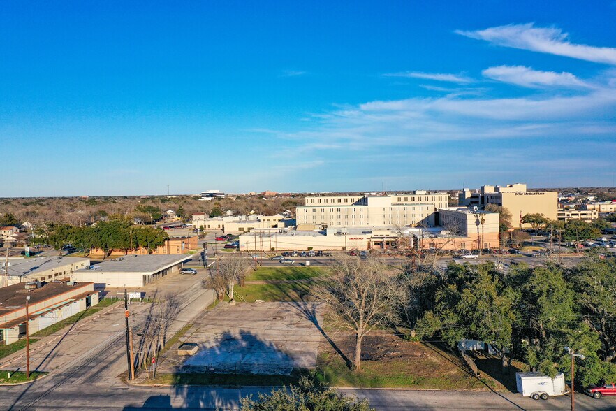 More Photos Of 1409 N Navarro, Victoria Land For Sale