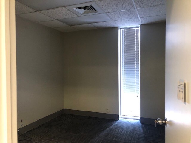 More Photos Of 2445 Onslow Dr, Jacksonville Bank For Sale