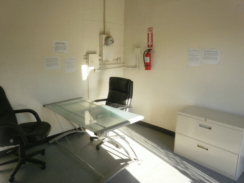 More Photos Of 312 W Rosecrans Ave, Compton Freestanding For Lease