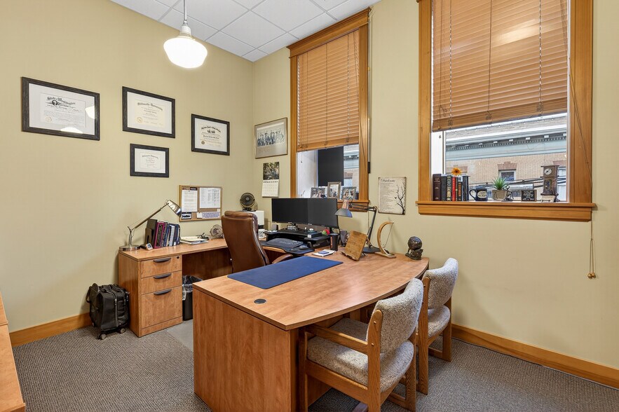 More Photos Of 700 E 1st St, Newberg Storefront Retail Residential For Sale