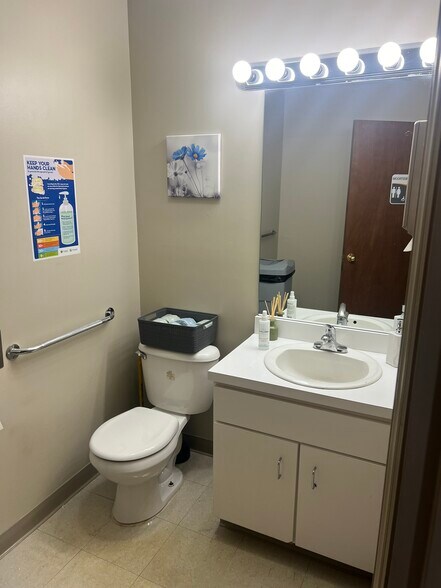 More Photos Of 230-236 Thomas More Pky, Crestview Hills Medical For Lease