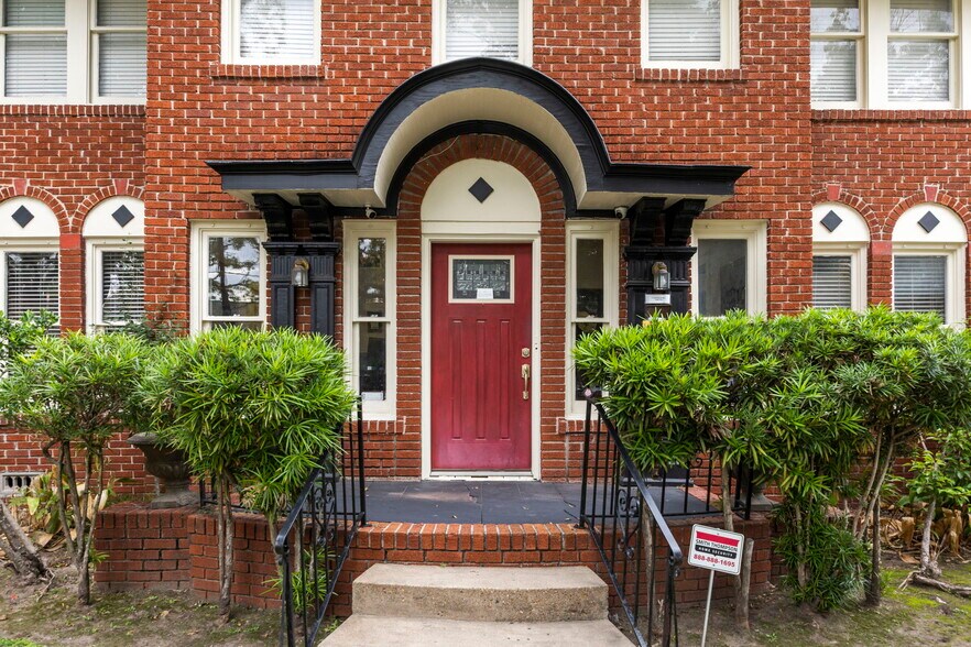 More Photos Of 708 Sul Ross St, Houston Office Residential For Sale