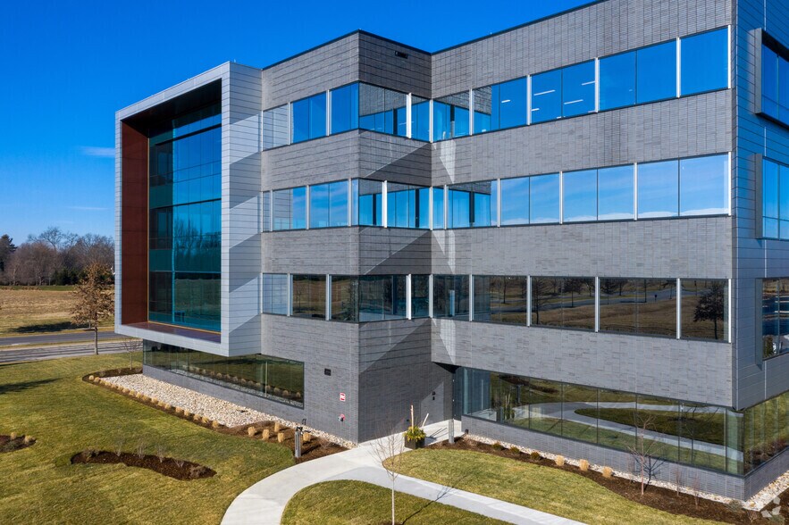 More Photos Of 435 N Whittington Pkwy, Louisville Office For Lease