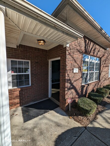 More Photos Of 1005 Weatherstone Pky, Woodstock Office For Lease