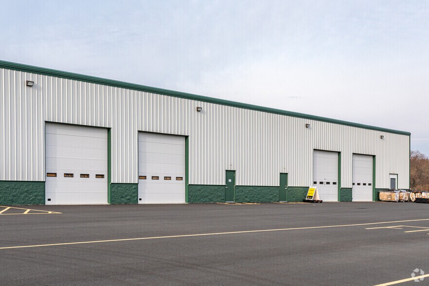 More Photos Of 312 Carroll Dr, New Castle Warehouse For Lease