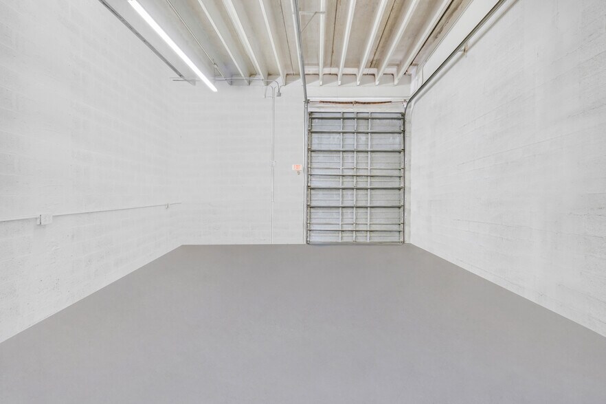 More Photos Of 12300-12316 SW 131st Ave, Miami Warehouse For Lease