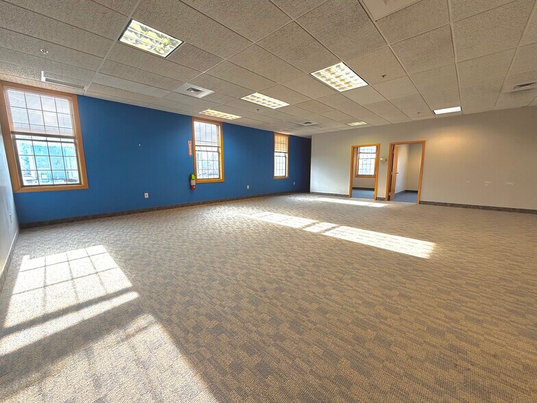 More Photos Of 39 Delevan St, Rochester Loft Creative Space For Lease