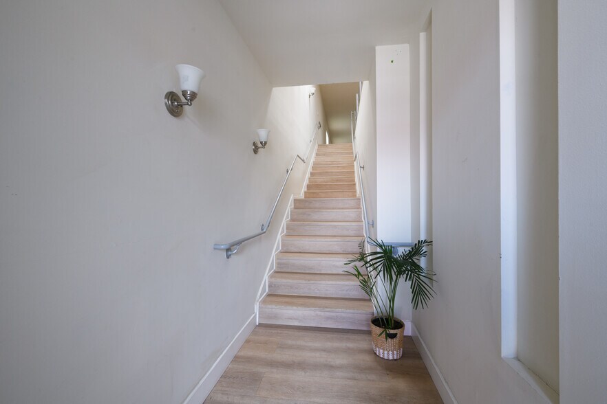 More Photos Of 5318-5320 Laurel Canyon Blvd, North Hollywood Loft Creative Space For Sale