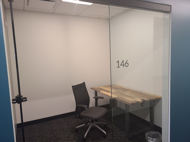 More Photos Of 1701 Golf Rd, Rolling Meadows Coworking Space