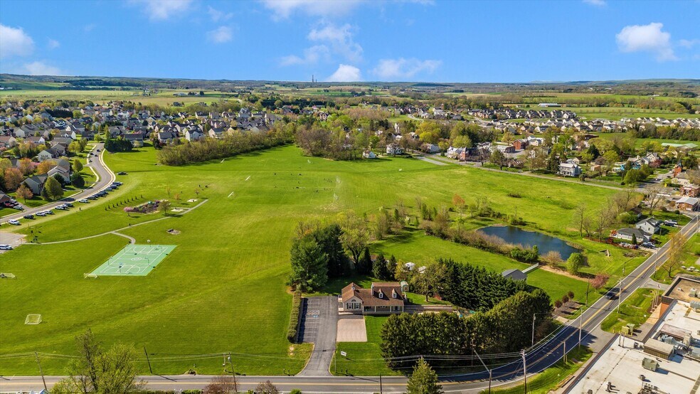 More Photos Of 5529 Adamstown Rd, Adamstown Schools For Sale