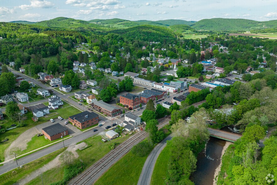 More Photos Of 105 Front St, Deposit Storefront Retail Office For Lease