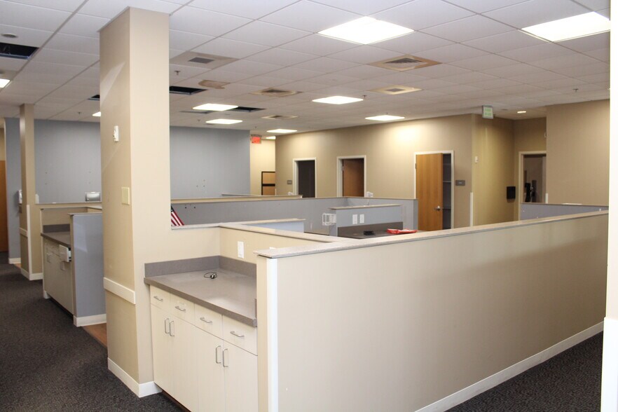 More Photos Of 340 E Main St, Milford Restaurant For Lease