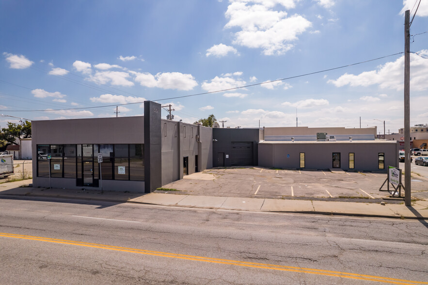 Primary Photo Of 1001 E Central Ave, Wichita Light Distribution For Sale