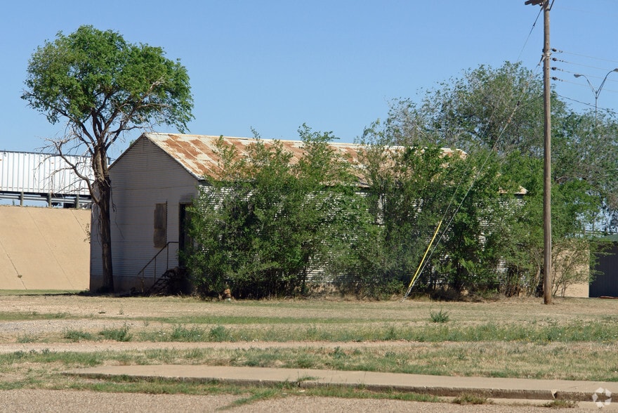 More Photos Of 3802 Idalou Rd, Lubbock Warehouse For Sale