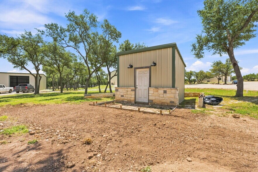 More Photos Of 7748 E US Highway 290, Johnson City Warehouse For Sale