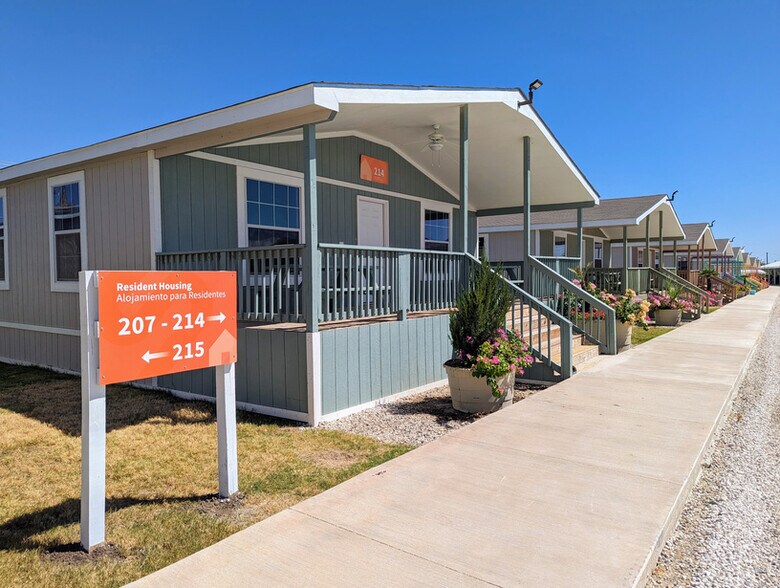 More Photos Of 434 Urenda Loop, Carrizo Springs Apartments For Sale