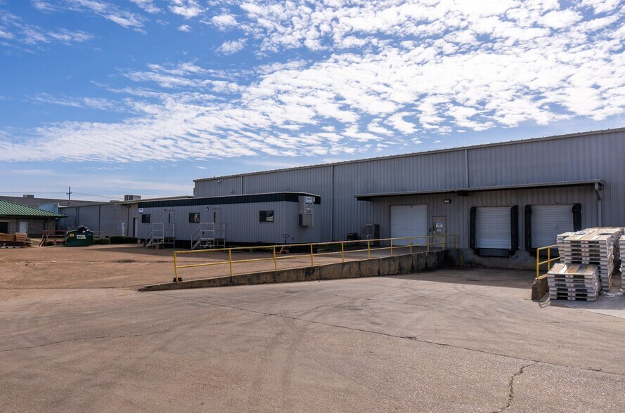 More Photos Of 135 Industrial Dr N, Madison Warehouse For Sale