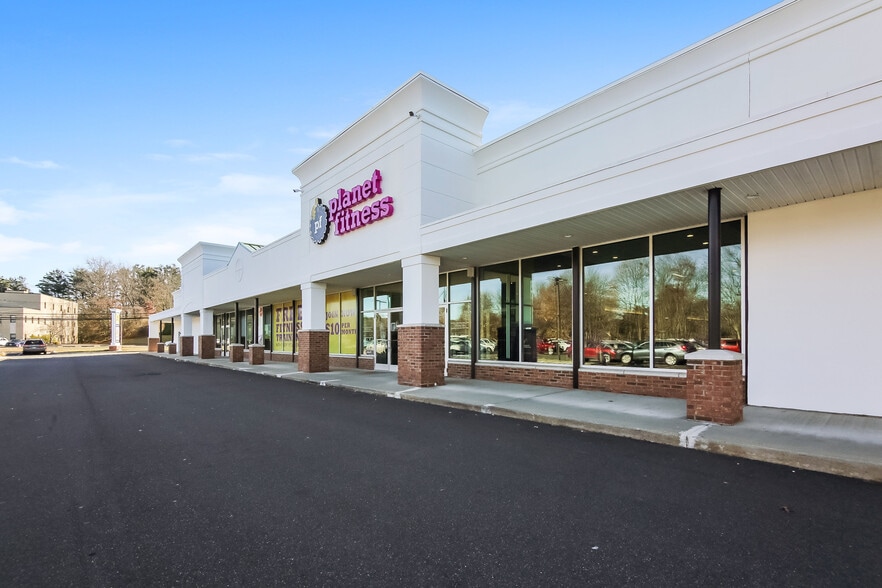 More Photos Of 425 Talcottville Rd, Vernon Freestanding For Lease