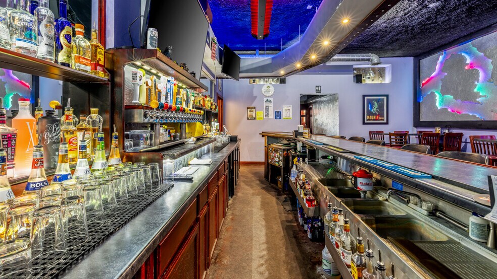 More Photos Of 207 E Hughitt St, Iron Mountain Restaurant For Sale