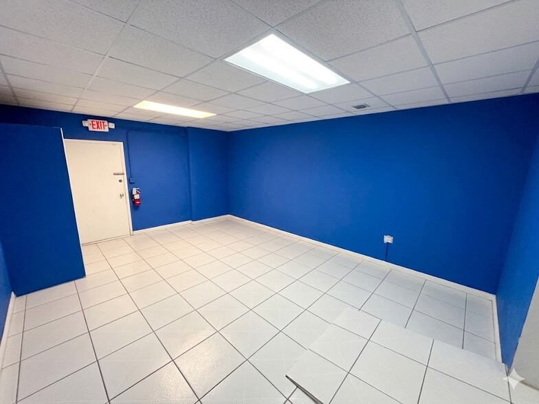 More Photos Of 3130-3132 NW 7th St, Miami Storefront For Lease