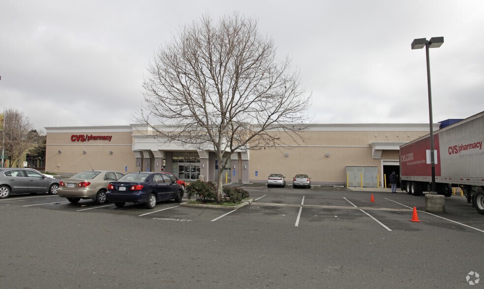 More Photos Of 22501 Foothill Blvd, Hayward Storefront For Lease