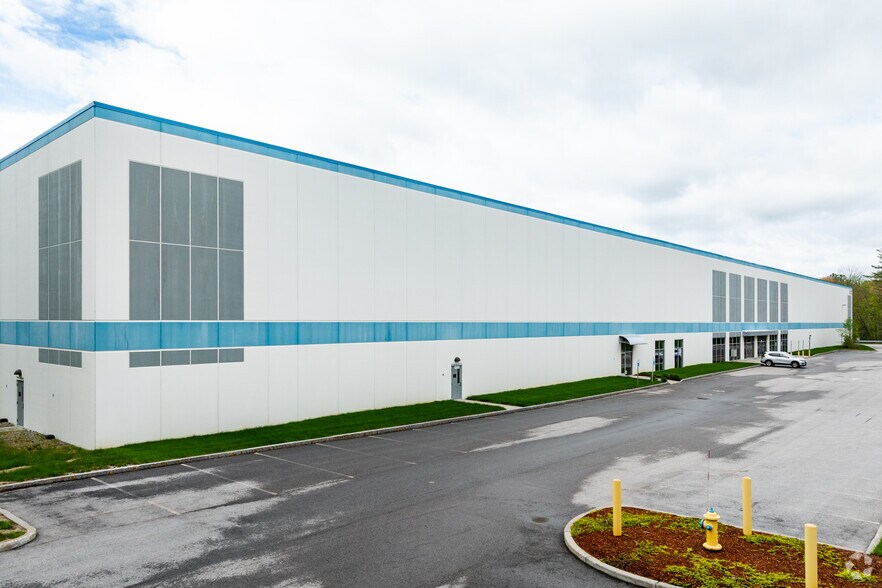 More Photos Of 150 Hayes Memorial Dr, Northborough Distribution For Lease