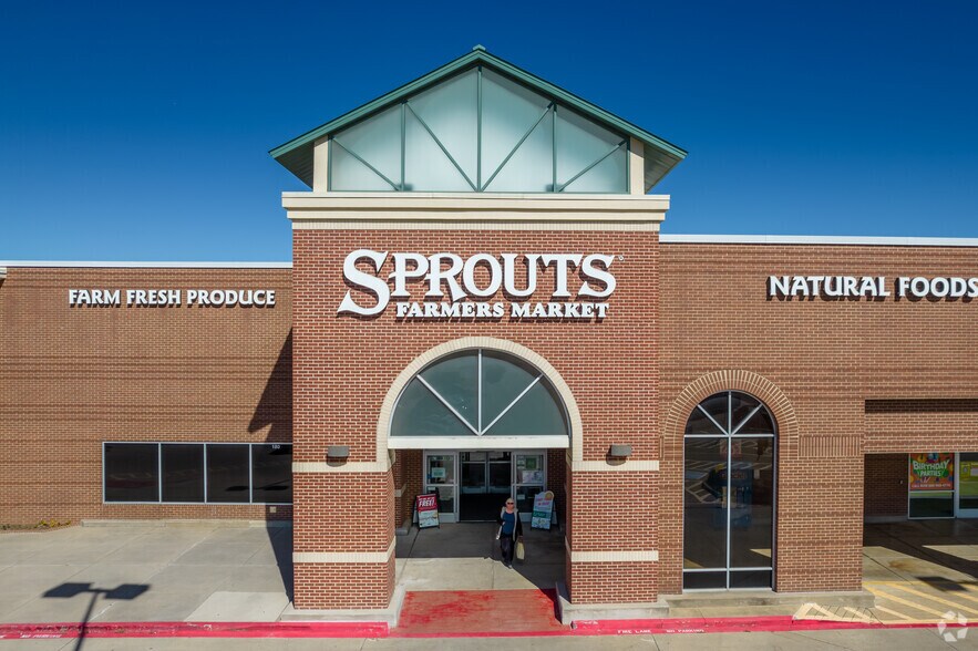 More Photos Of 110 W Sandy Lake Rd, Coppell Unknown For Lease