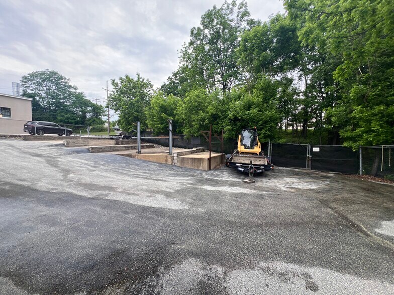 More Photos Of 179 Pennsylvania Ave, Malvern Warehouse For Lease