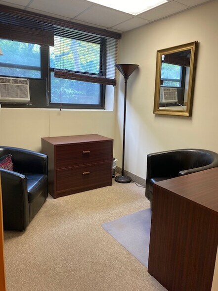 More Photos Of 1 Barstow Rd, Great Neck Apartments For Sale