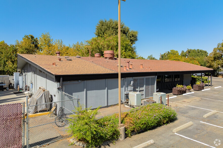 More Photos Of 1121 Richards Blvd, Davis Restaurant For Lease