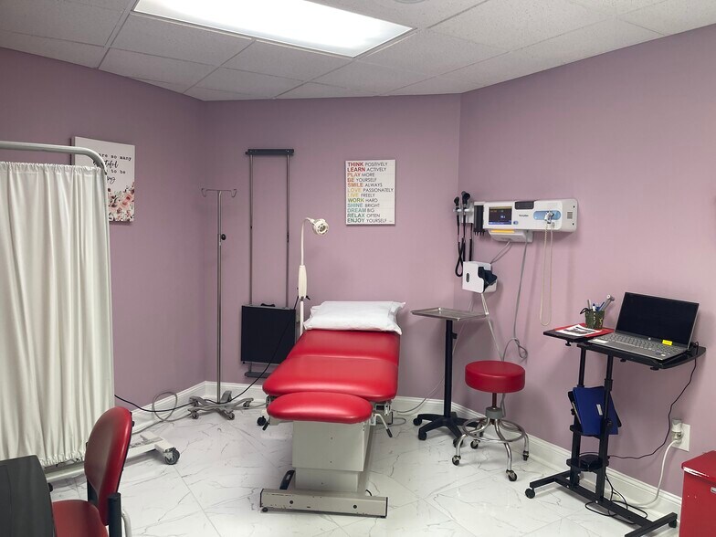 More Photos Of 11340 Pembrooke Sq, Waldorf Medical For Lease