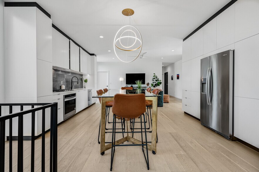 More Photos Of 2208 Lake Austin Blvd, Austin Office Residential For Sale