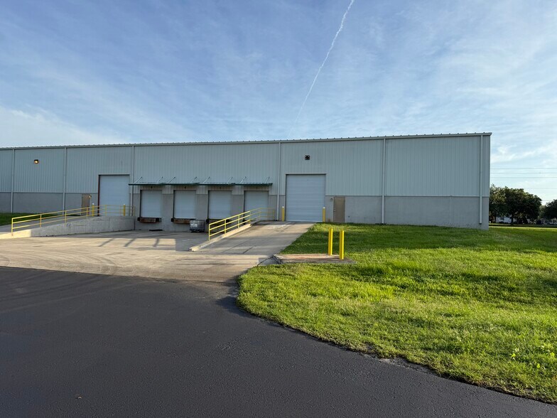 More Photos Of 4130 SW 13th St, Ocala Industrial For Sale