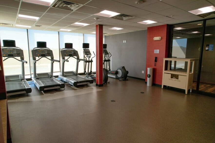More Photos Of 6435 50th St, Lubbock Hotel For Sale