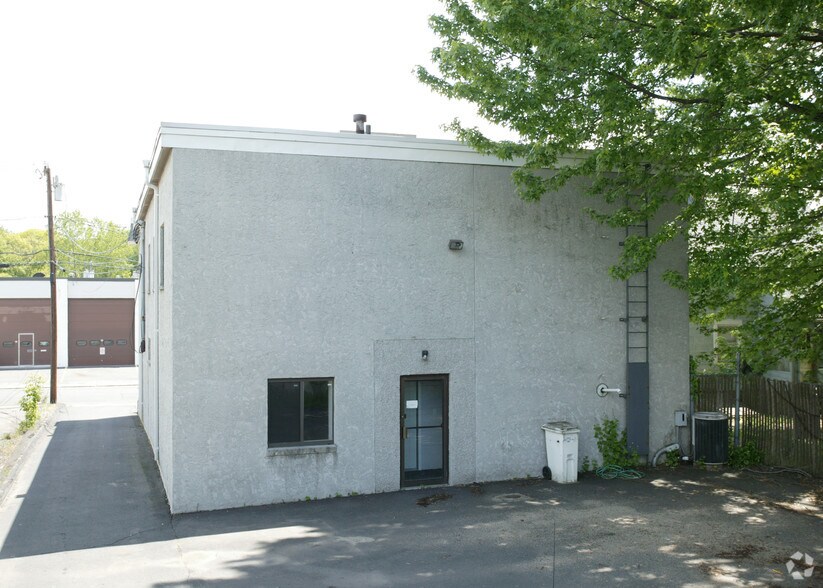 More Photos Of 17-19 George St, East Hartford Office For Sale