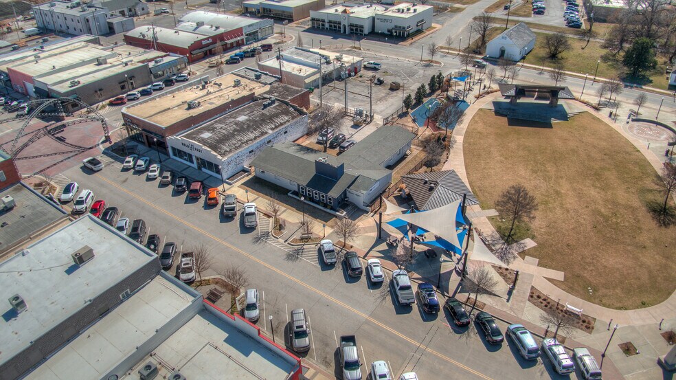 More Photos Of 12 W Dawes Ave, Bixby Office For Sale