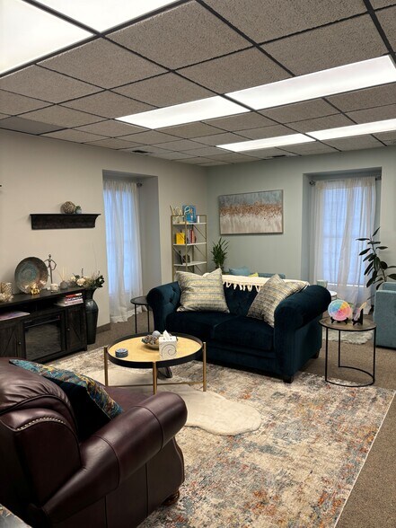 More Photos Of 2100 Deer Park Ave, Deer Park Office For Lease