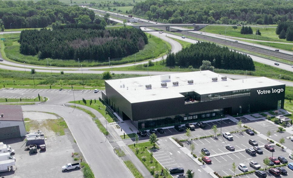 More Photos Of 401 Rue Louis-Blériot, Mascouche Flex For Sale