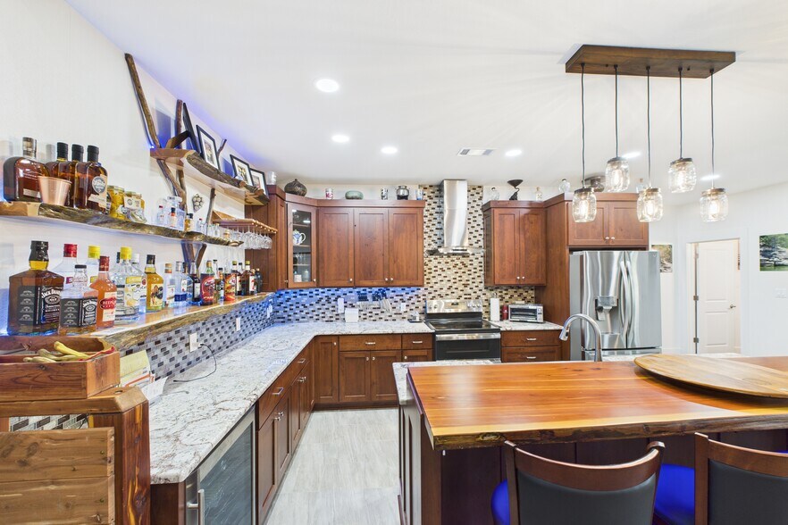 More Photos Of 141 County Road 851, Elizabeth Hotel For Sale