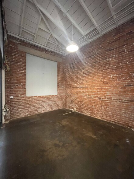 More Photos Of 2662-2684 Lacy St, Los Angeles Loft Creative Space For Lease