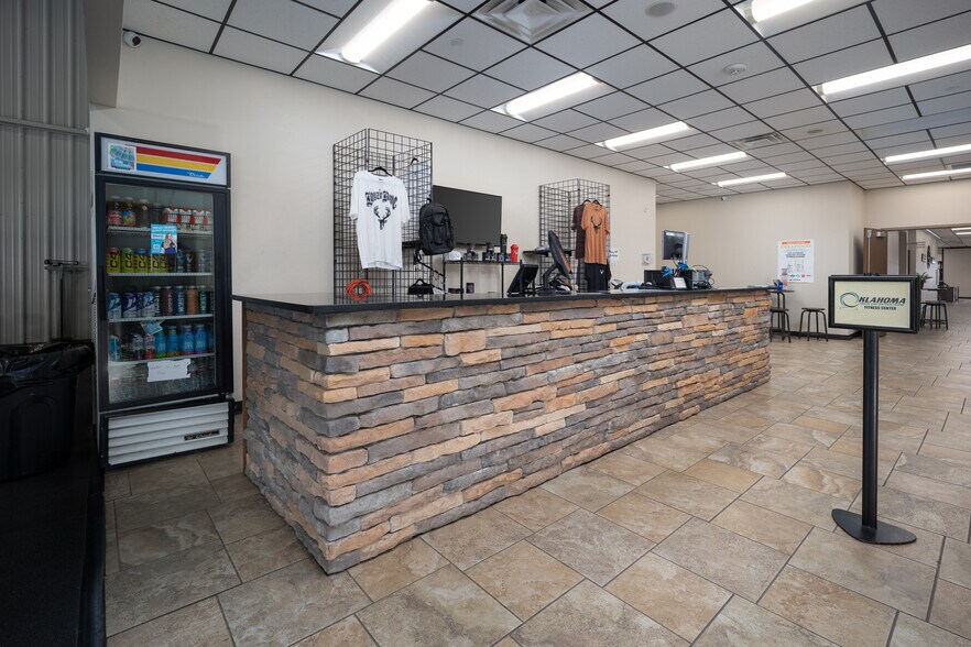 More Photos Of 4200 Carriage Way, Weatherford Medical For Lease