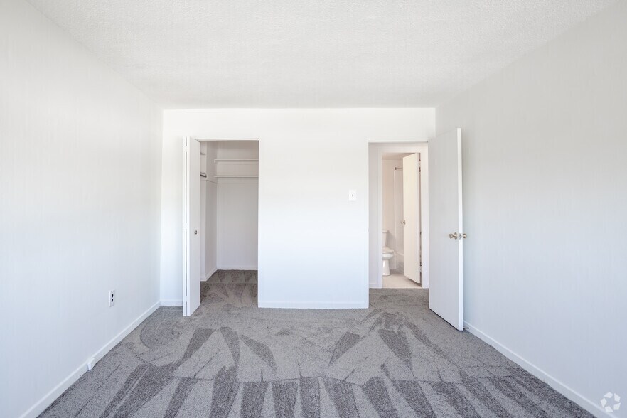 More Photos Of 5105 N Park Dr, Pennsauken Apartments For Lease