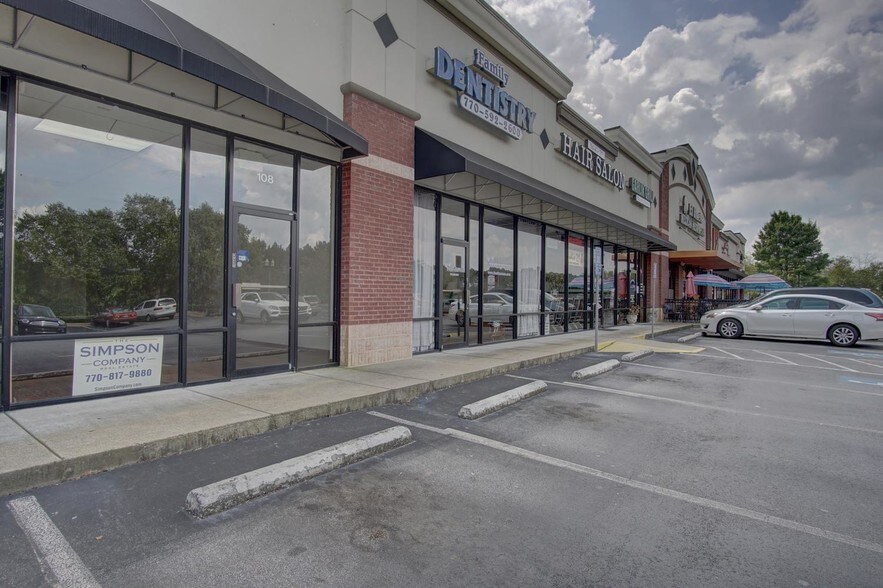 More Photos Of 12910 Highway 92, Woodstock Storefront For Lease