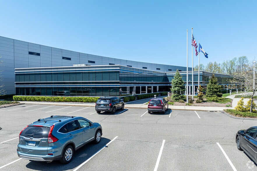 More Photos Of 50 Corporate Dr, Trumbull Distribution For Lease
