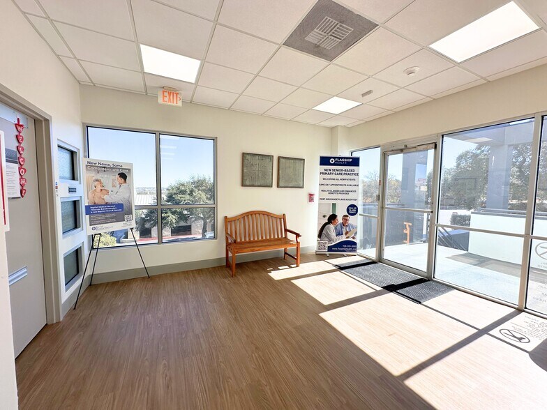 More Photos Of 12501 Judson Rd, San Antonio Medical For Lease