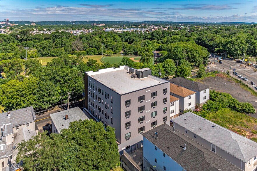 More Photos Of 313-315 Lake St, Newark Apartments For Sale