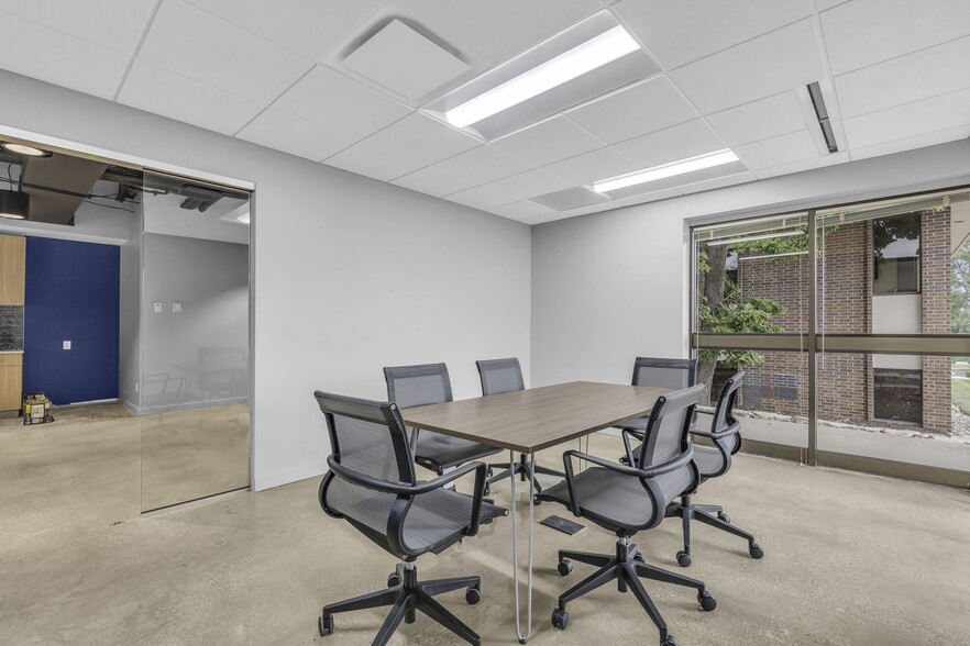 More Photos Of 10580 Barkley St, Overland Park Medical For Sale