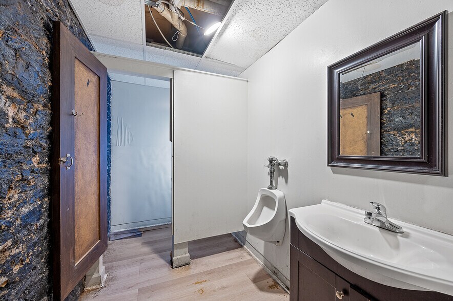 More Photos Of 126 W Sixth St, Cincinnati Apartments For Lease